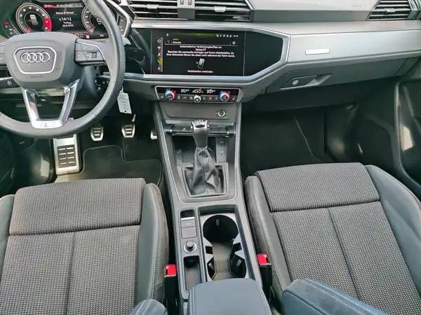 AUDI Q3 (12/16)