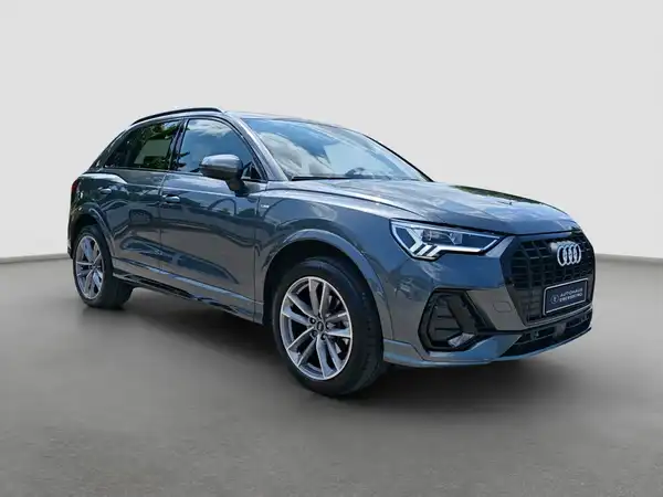 AUDI Q3 (4/16)