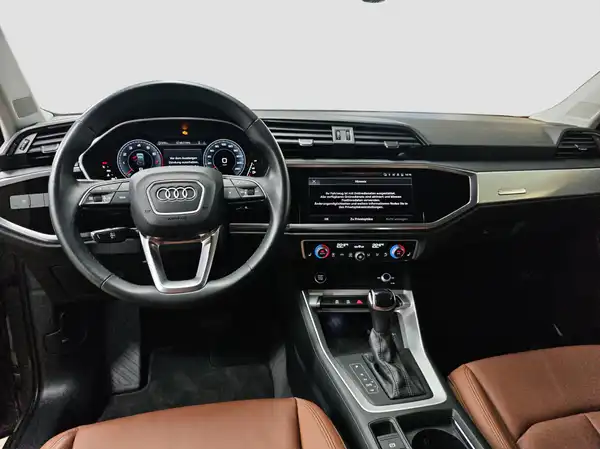 AUDI Q3 (9/16)