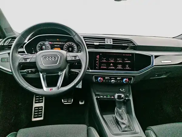 AUDI Q3 SPORTBACK (10/17)