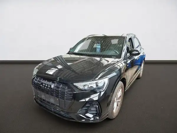 AUDI Q3 (1/4)