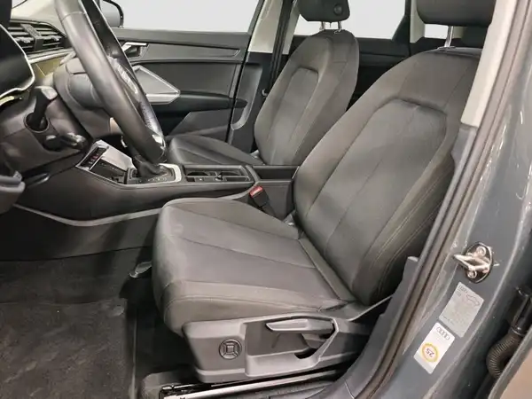 AUDI Q3 (8/17)