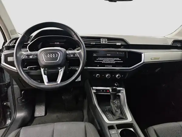 AUDI Q3 (10/17)
