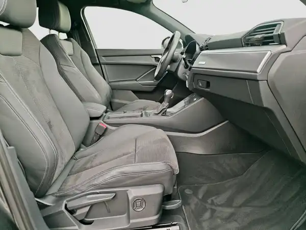 AUDI Q3 SPORTBACK (15/17)