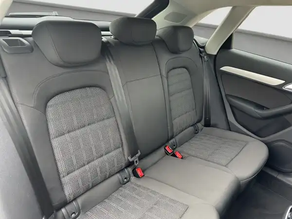 AUDI Q3 (15/16)