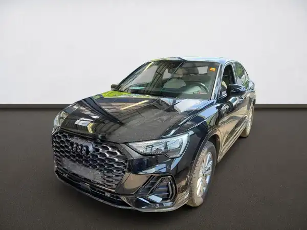 AUDI Q3 SPORTBACK (1/4)