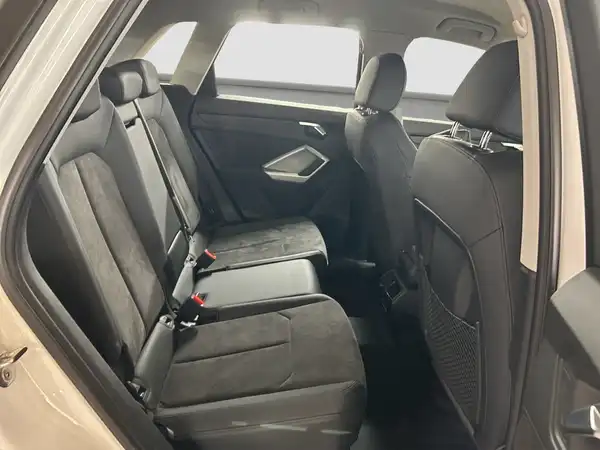 AUDI Q3 (15/16)