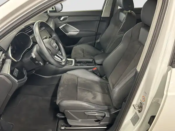 AUDI Q3 (8/16)