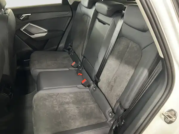 AUDI Q3 (9/16)