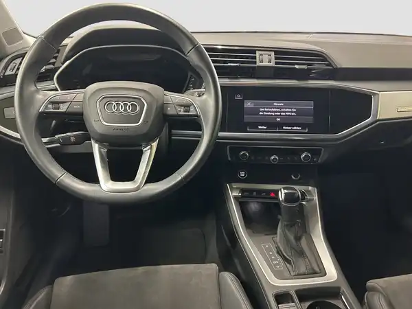 AUDI Q3 (10/16)