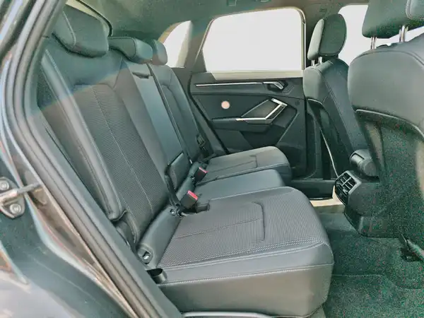 AUDI Q3 (15/16)