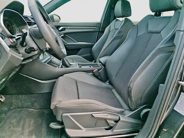 AUDI Q3 (8/16)