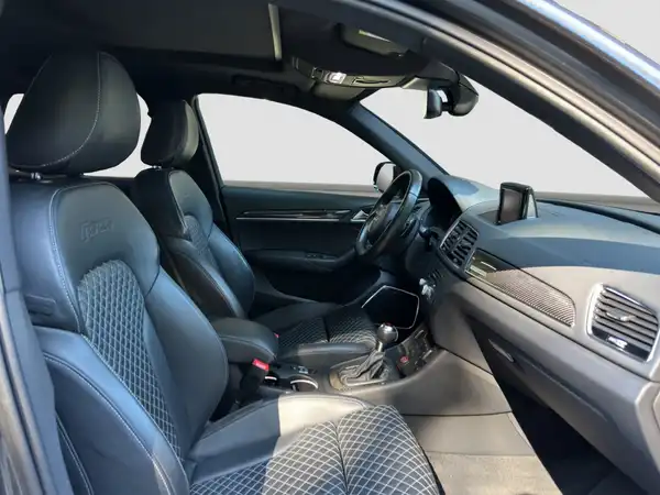 AUDI RS Q3 (15/17)