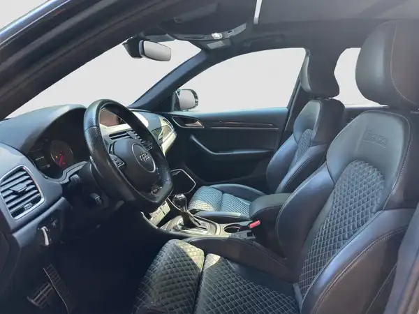 AUDI RS Q3 (8/17)