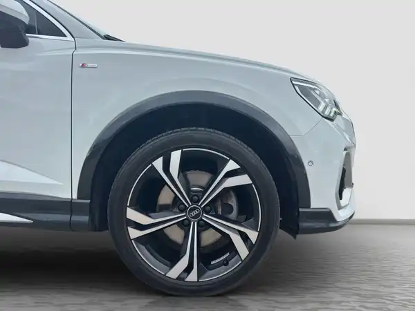 AUDI Q3 SPORTBACK (16/16)
