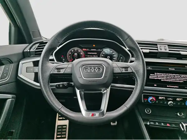 AUDI Q3 (11/16)