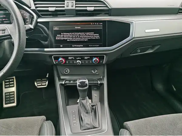 AUDI Q3 (12/16)