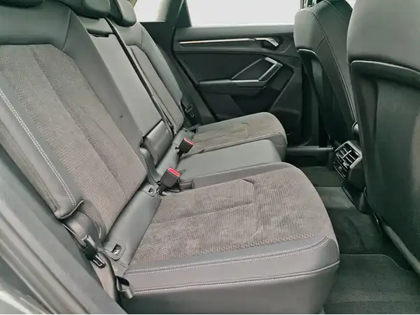 AUDI Q3 (15/16)