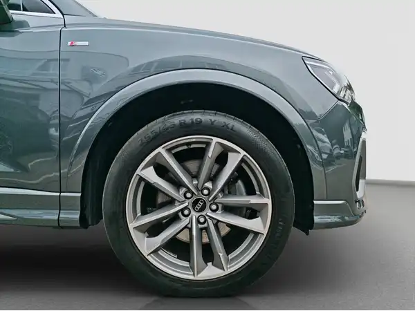 AUDI Q3 (16/16)