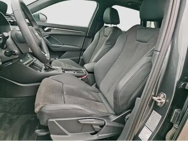 AUDI Q3 (8/16)
