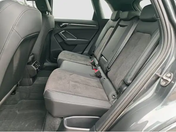 AUDI Q3 (9/16)