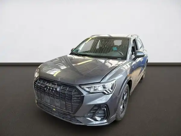 AUDI Q3 (1/4)