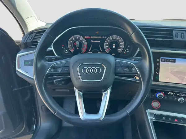 AUDI Q3 (11/16)