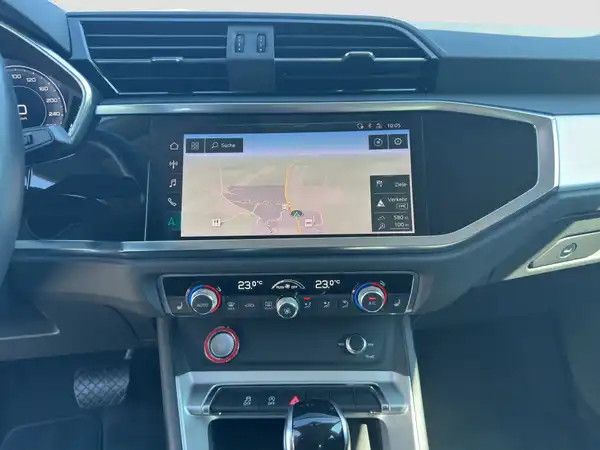 AUDI Q3 (12/16)