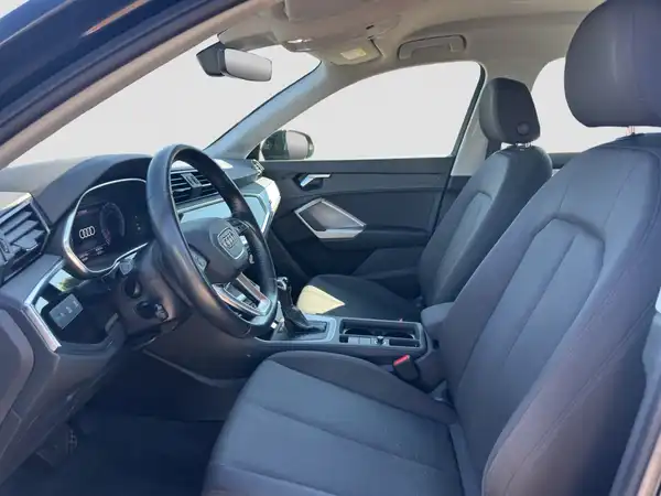 AUDI Q3 (8/16)