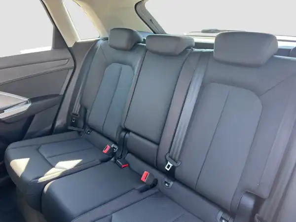 AUDI Q3 (9/16)