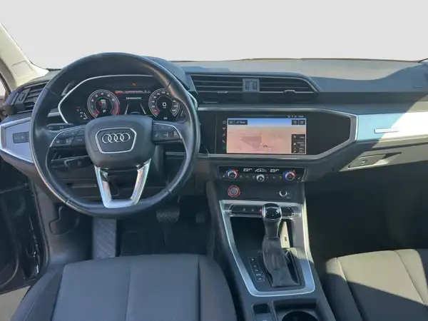 AUDI Q3 (10/16)