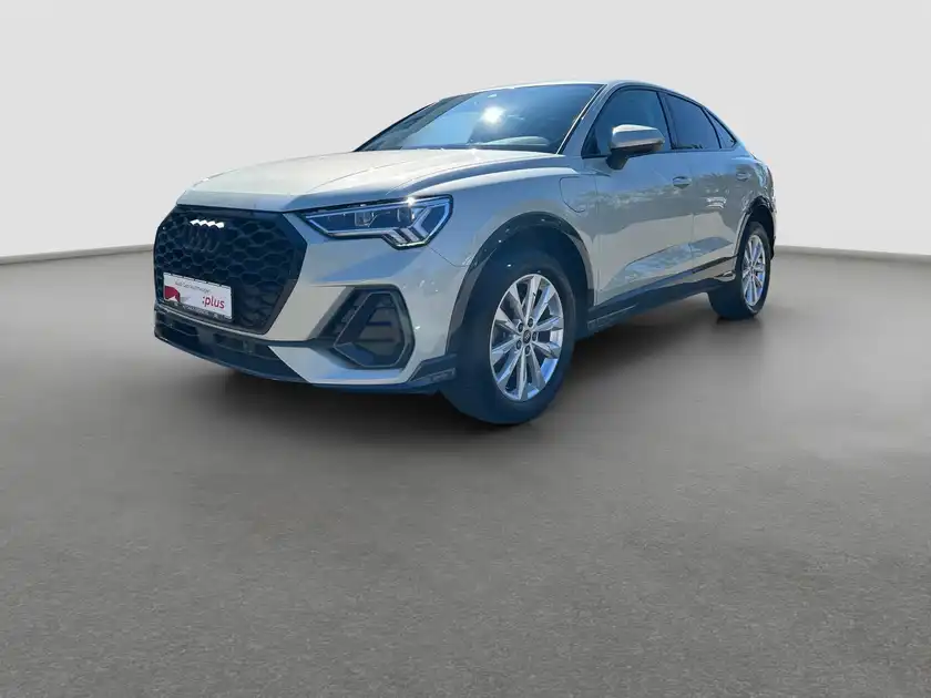 AUDI Q3 SPORTBACK (1/16)