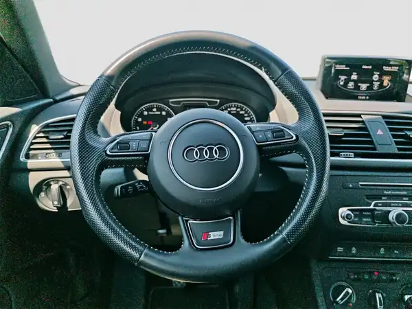 AUDI Q3 (11/16)