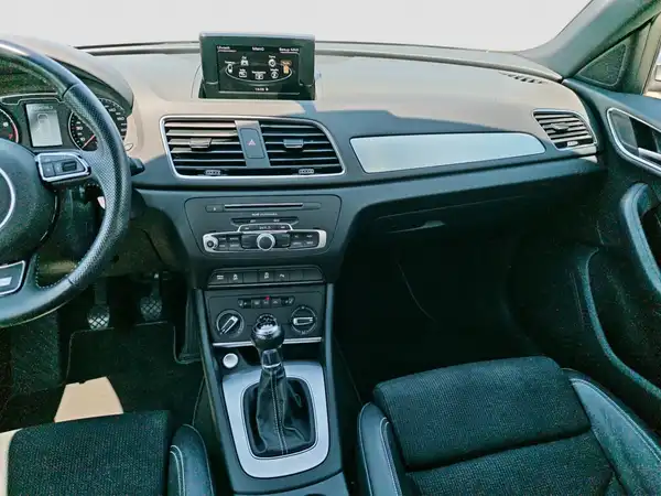 AUDI Q3 (12/16)