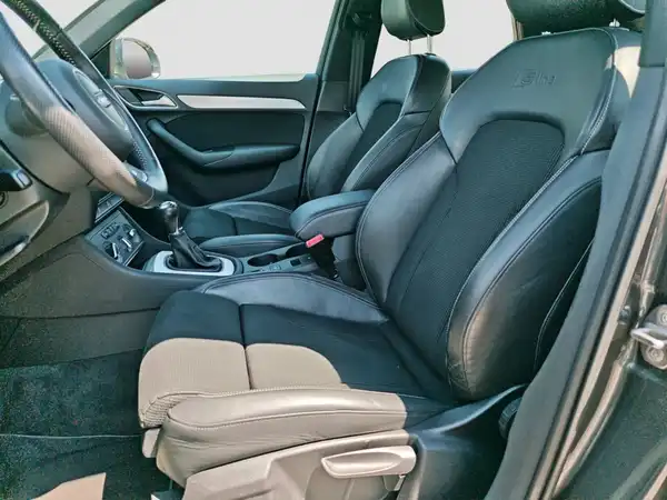 AUDI Q3 (8/16)