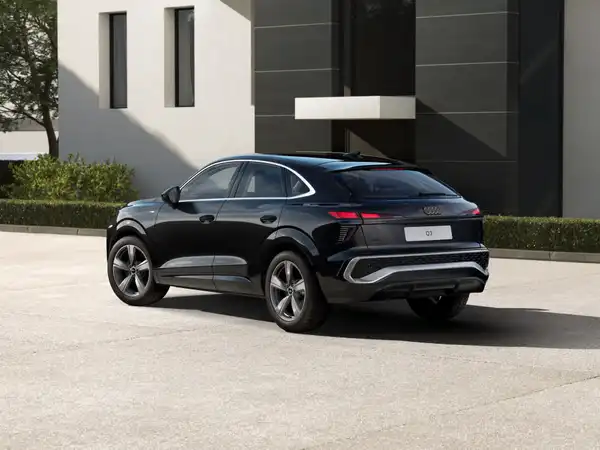 Audi Q3 Sportback S line (2/3)