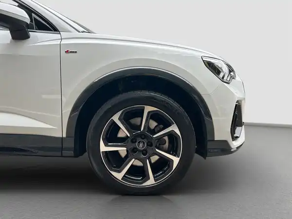 AUDI Q3 SPORTBACK (16/16)