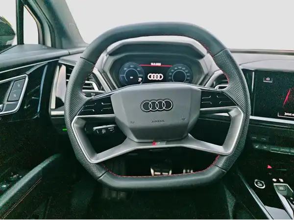 AUDI Q4 E-TRON (11/16)