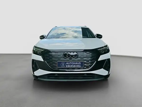 AUDI Q4 E-TRON (3/16)