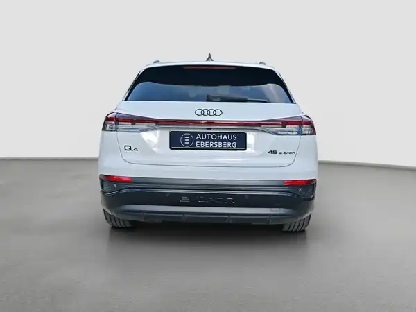 AUDI Q4 E-TRON (6/16)