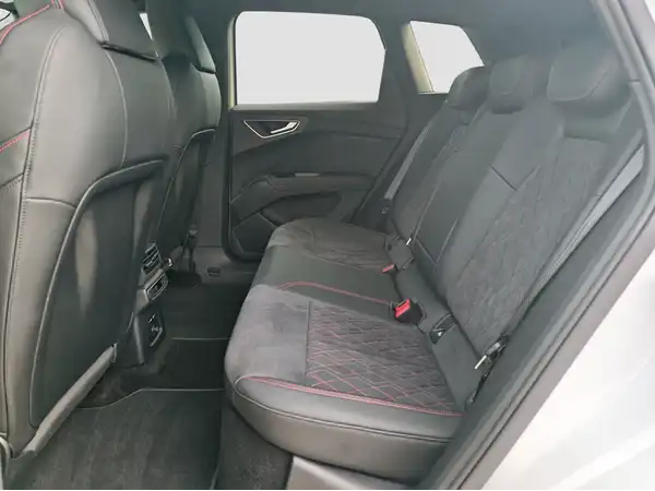 AUDI Q4 E-TRON (9/16)