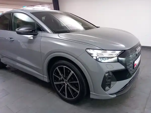 AUDI Q4 E-TRON (19/23)