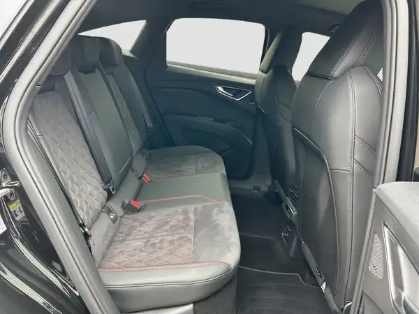 AUDI Q4 SPORTBACK (15/16)