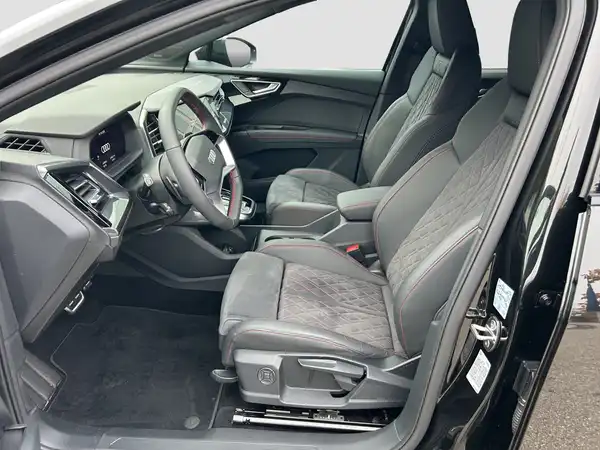 AUDI Q4 SPORTBACK (8/16)