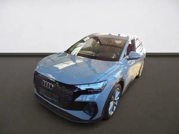 AUDI Q4 E-TRON (1/10)