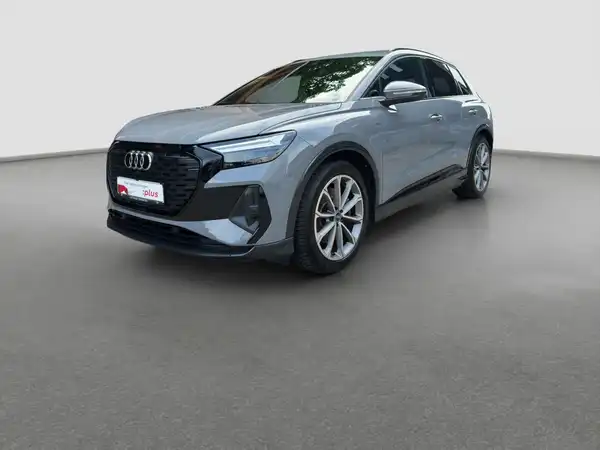 AUDI Q4 E-TRON (1/17)