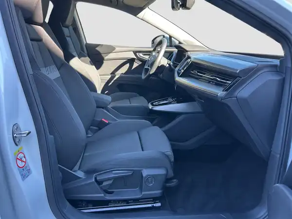 AUDI Q4 SPORTBACK (14/16)