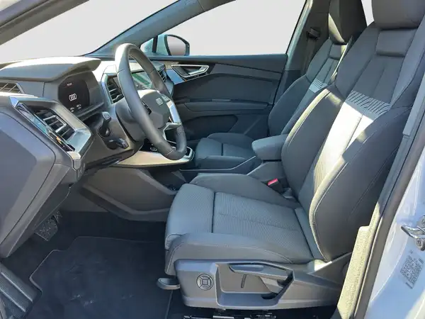 AUDI Q4 SPORTBACK (8/16)