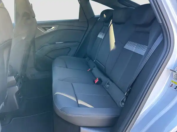 AUDI Q4 SPORTBACK (9/16)