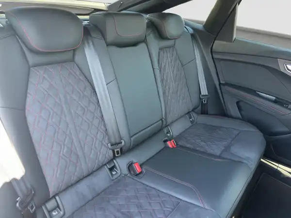 AUDI Q4 SPORTBACK (15/16)